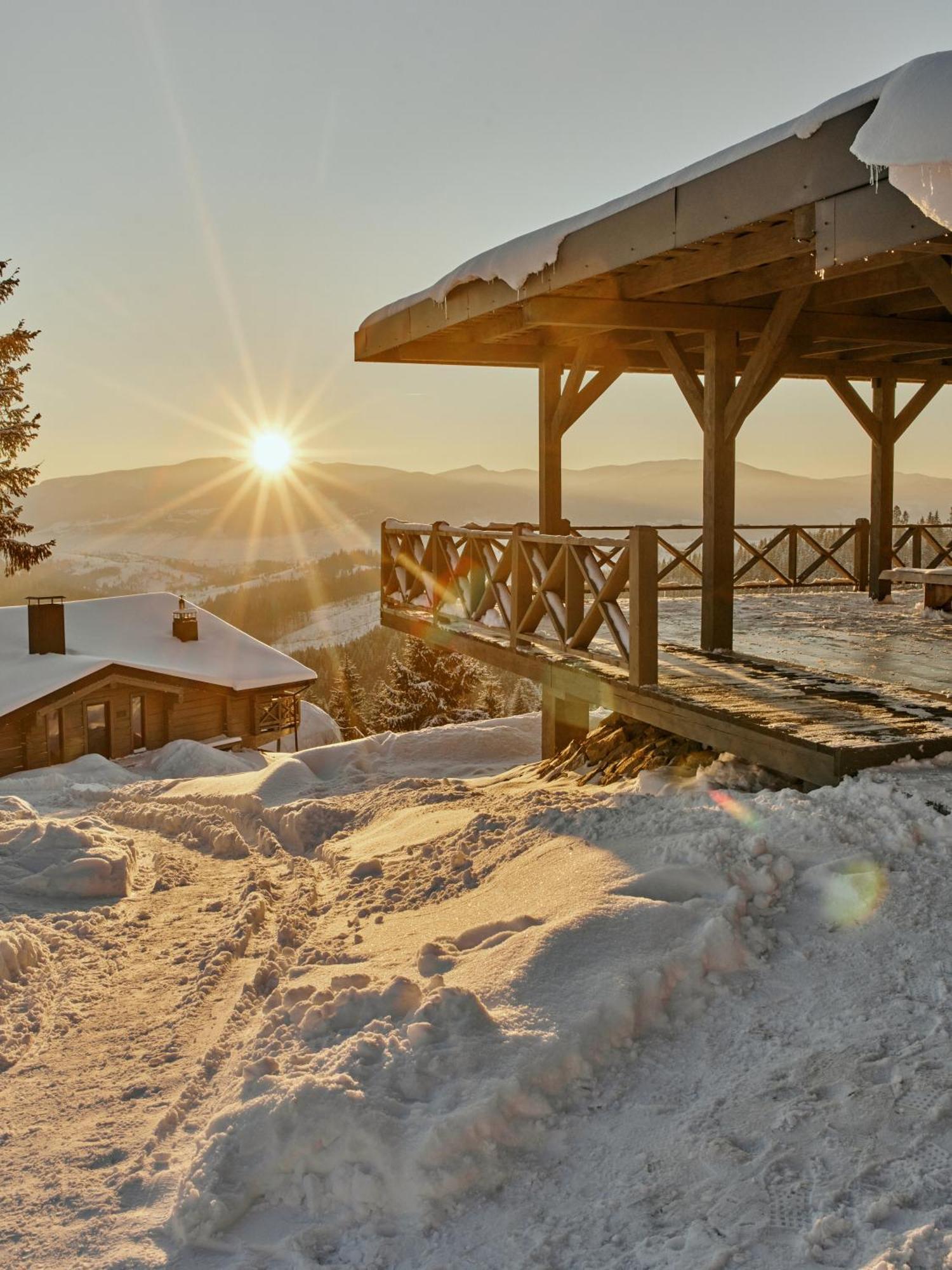 Charlton Estate Villa Yablunytsya Exterior photo